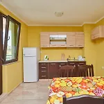 Evi 2 Apartment *